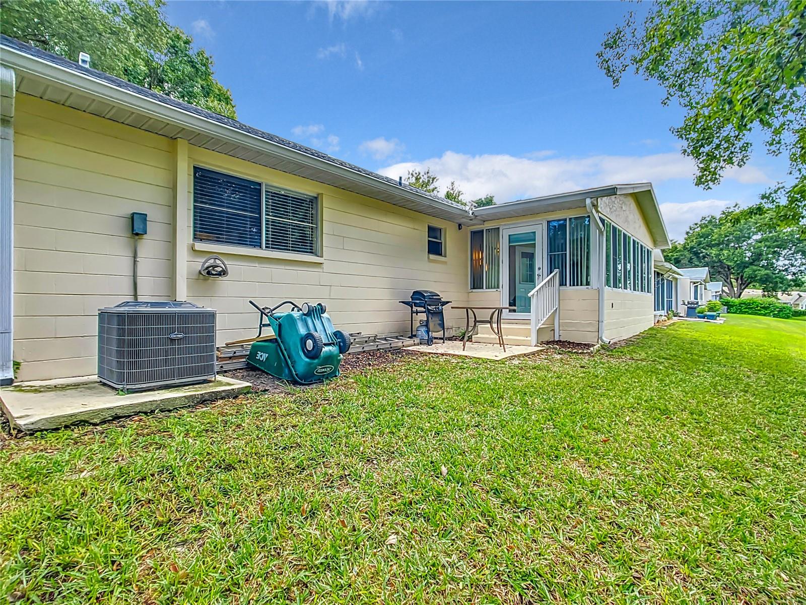 ON TOP OF THE WORLD - Residential