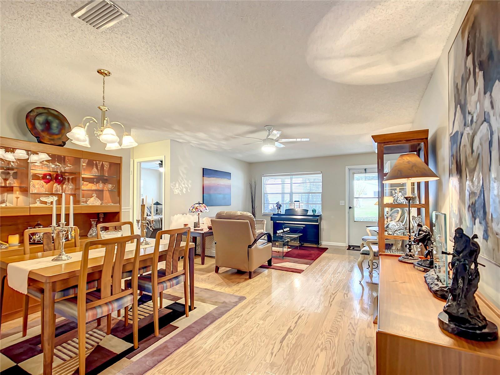 ON TOP OF THE WORLD - Residential