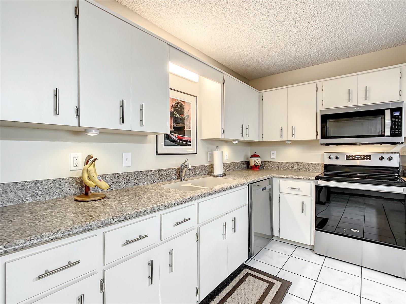 ON TOP OF THE WORLD - Residential