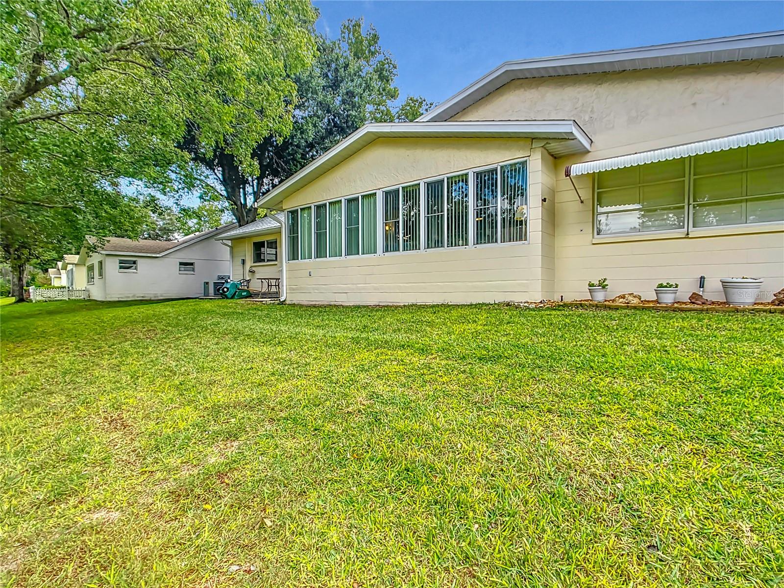 ON TOP OF THE WORLD - Residential