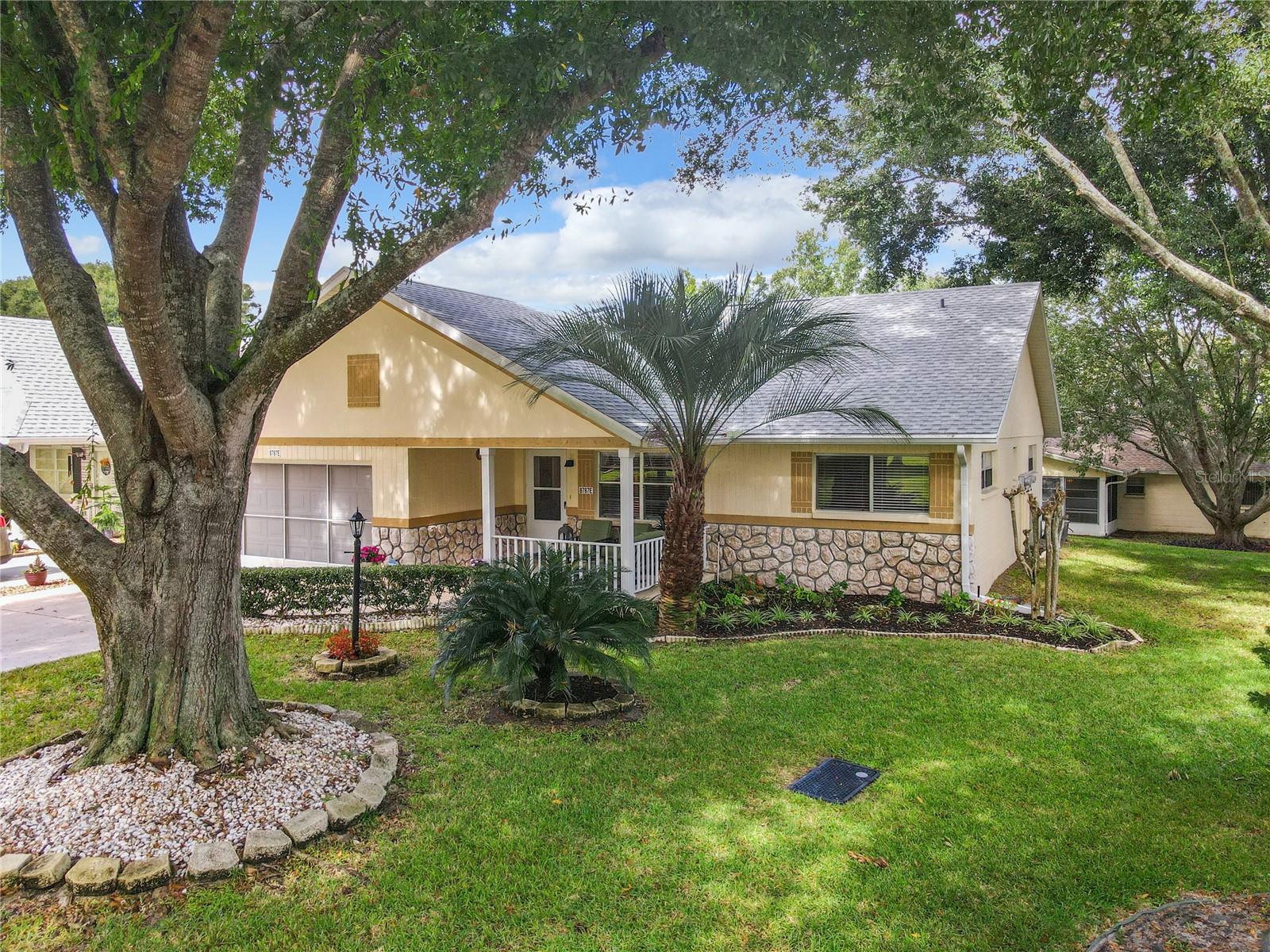 ON TOP OF THE WORLD - Residential