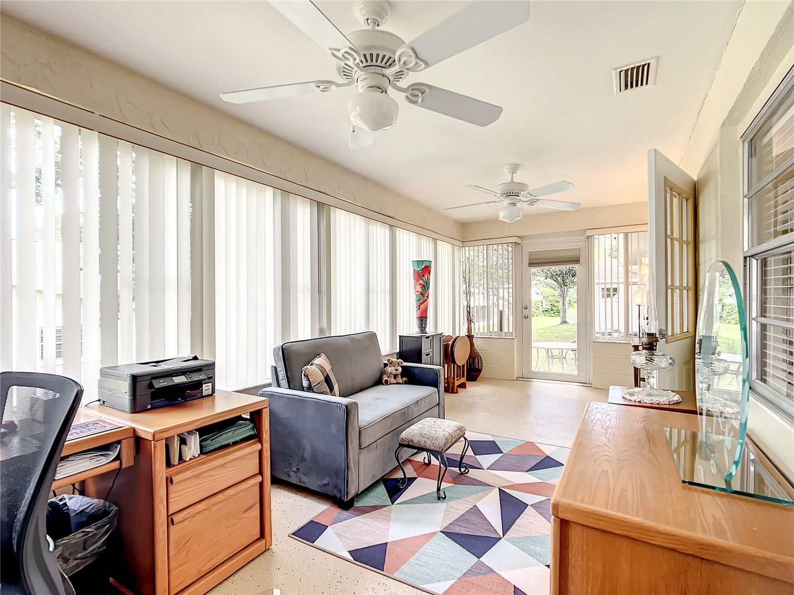 ON TOP OF THE WORLD - Residential