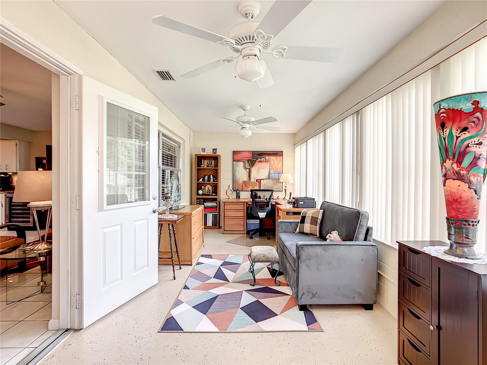 ON TOP OF THE WORLD - Residential