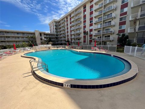 Condominium in DAYTONA BEACH FL 2801 HALIFAX AVENUE 27.jpg