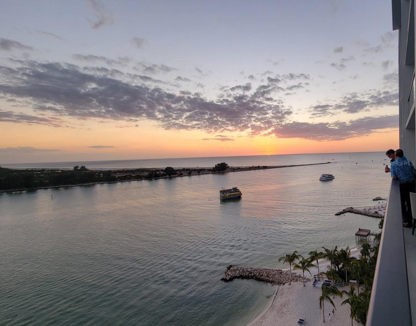 ENCHANTMENT CLEARWATER BEACH HOTEL CONDO - Residential