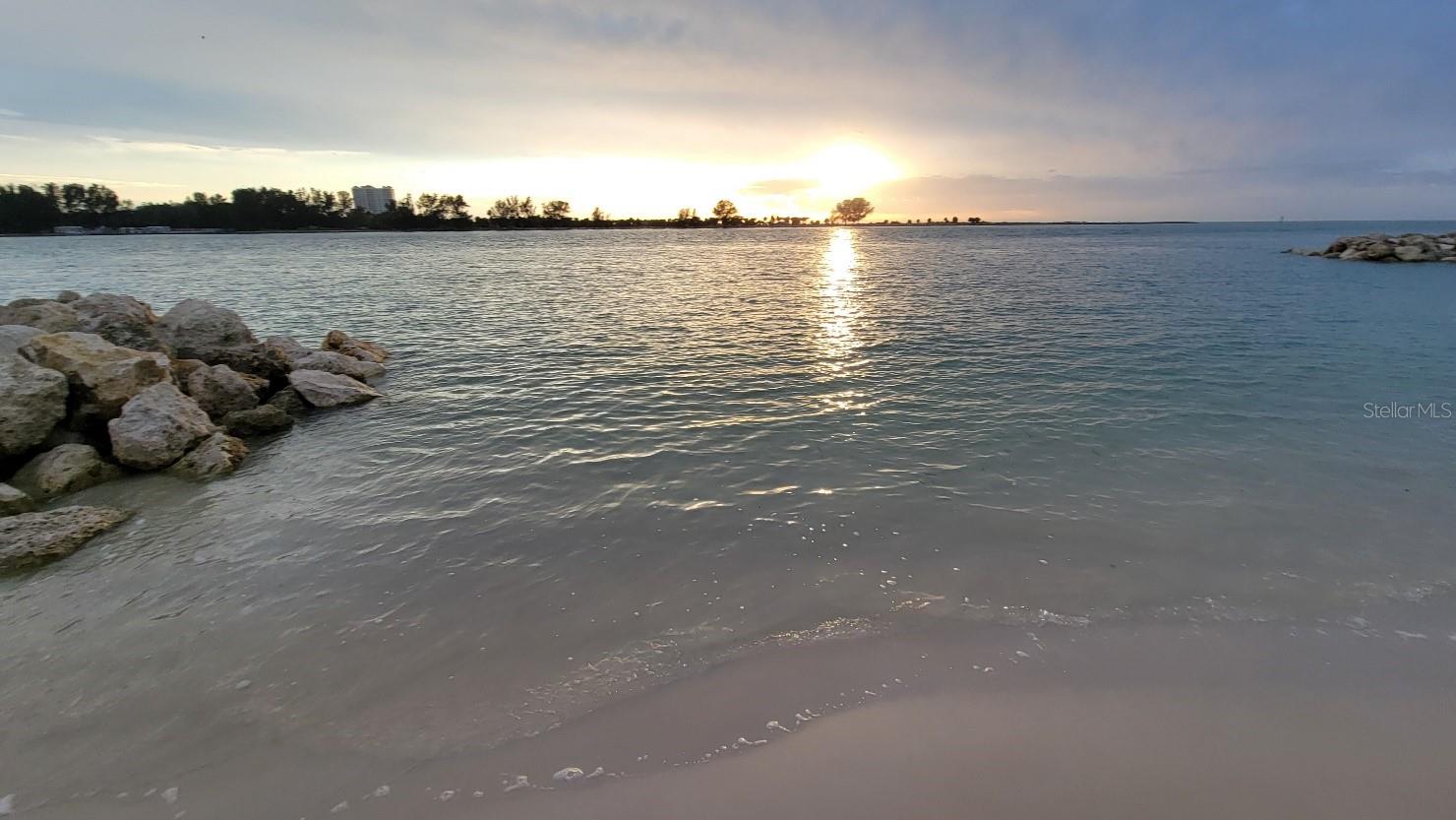 ENCHANTMENT CLEARWATER BEACH HOTEL CONDO - Residential