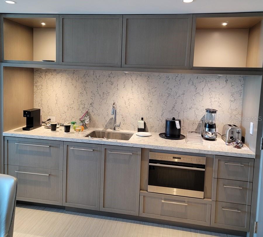 ENCHANTMENT CLEARWATER BEACH HOTEL CONDO - Residential