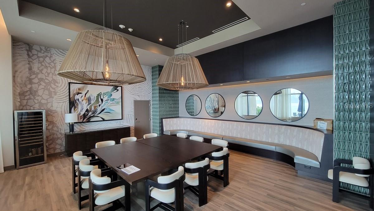 ENCHANTMENT CLEARWATER BEACH HOTEL CONDO - Residential