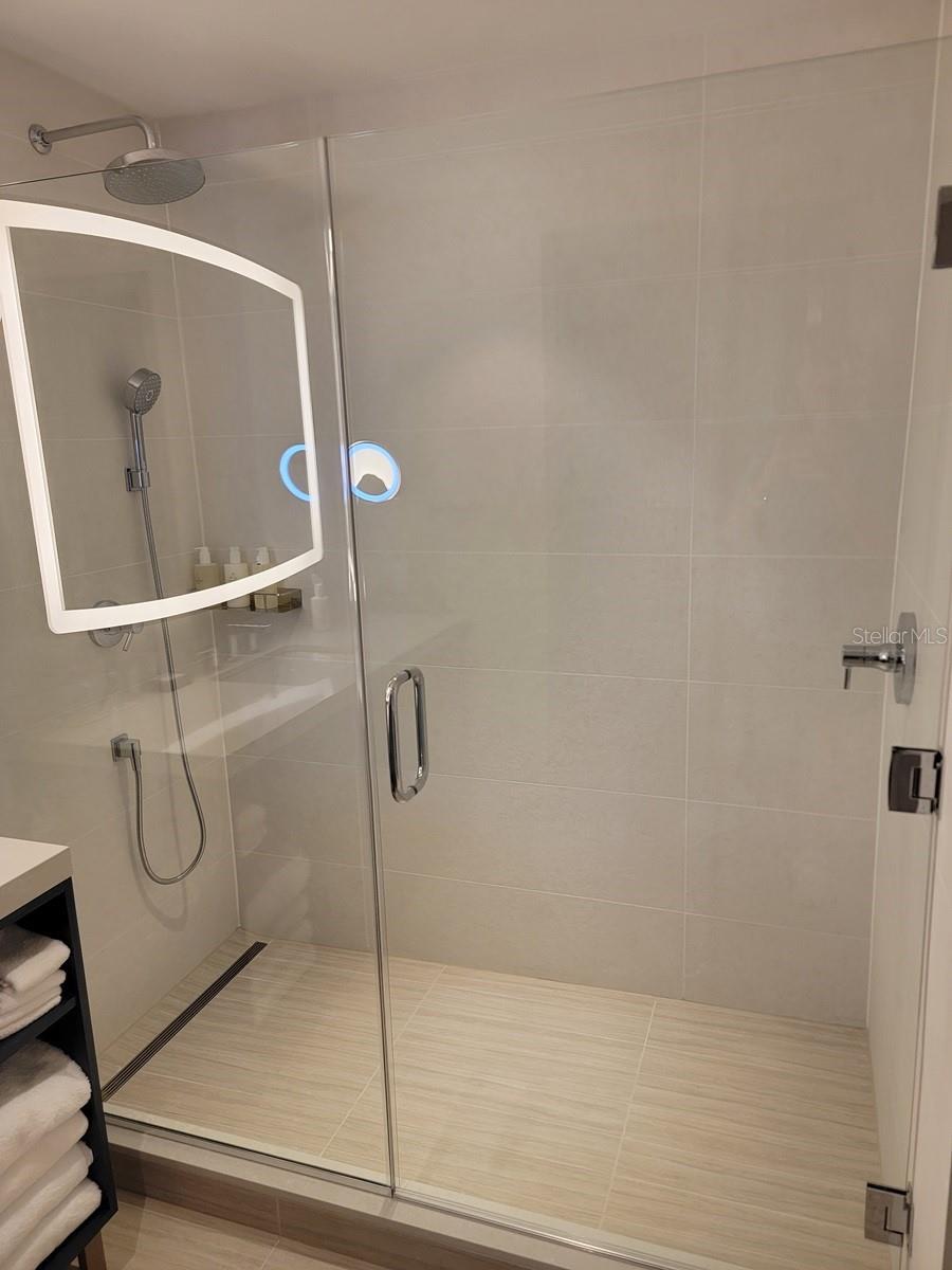 ENCHANTMENT CLEARWATER BEACH HOTEL CONDO - Residential