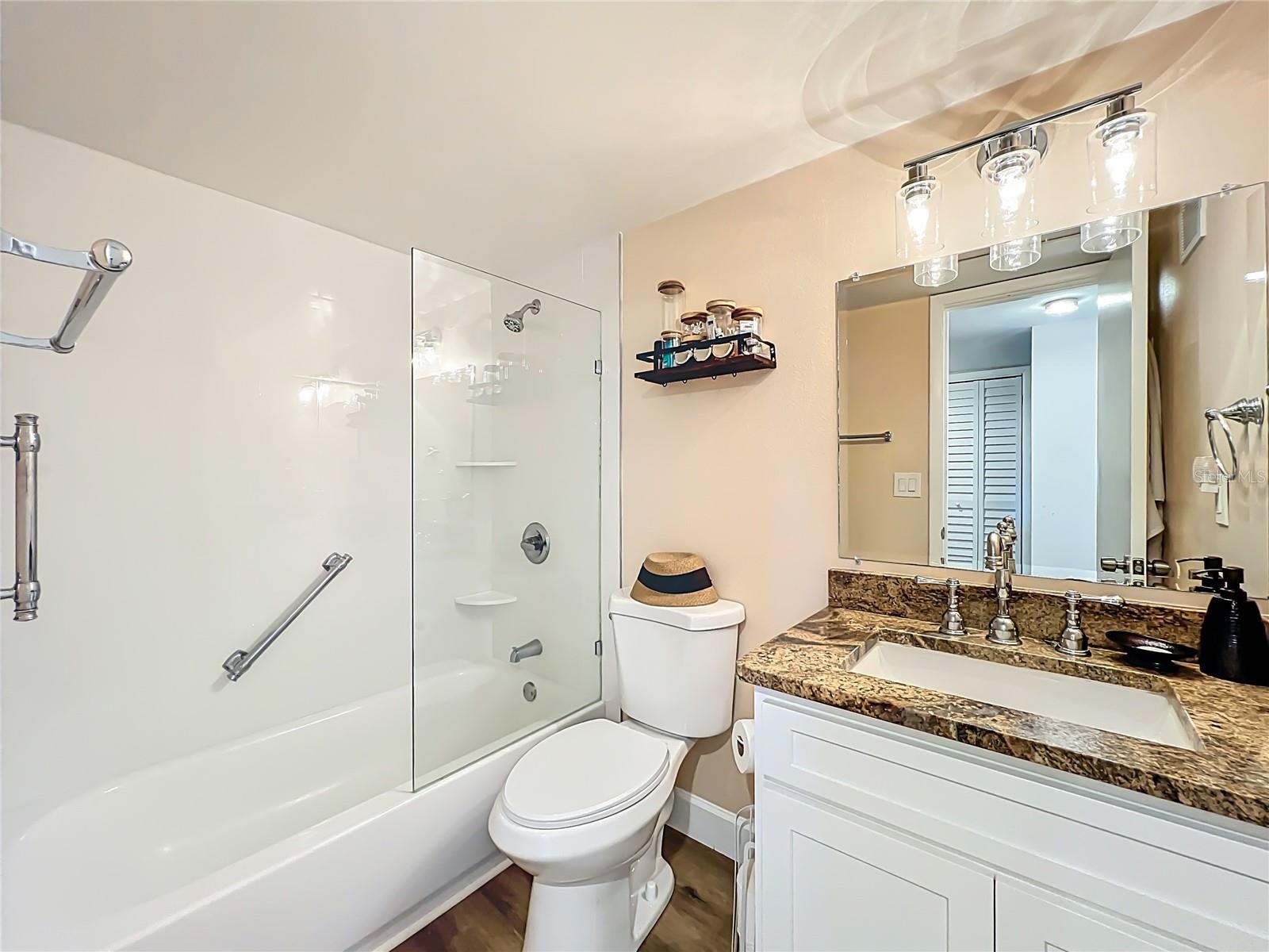 FOUR SEASONS CONDO - Residential