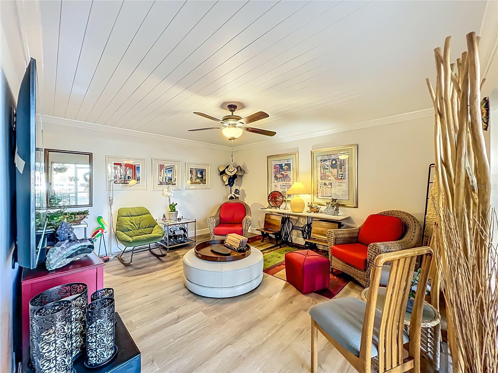 FOUR SEASONS CONDO - Residential