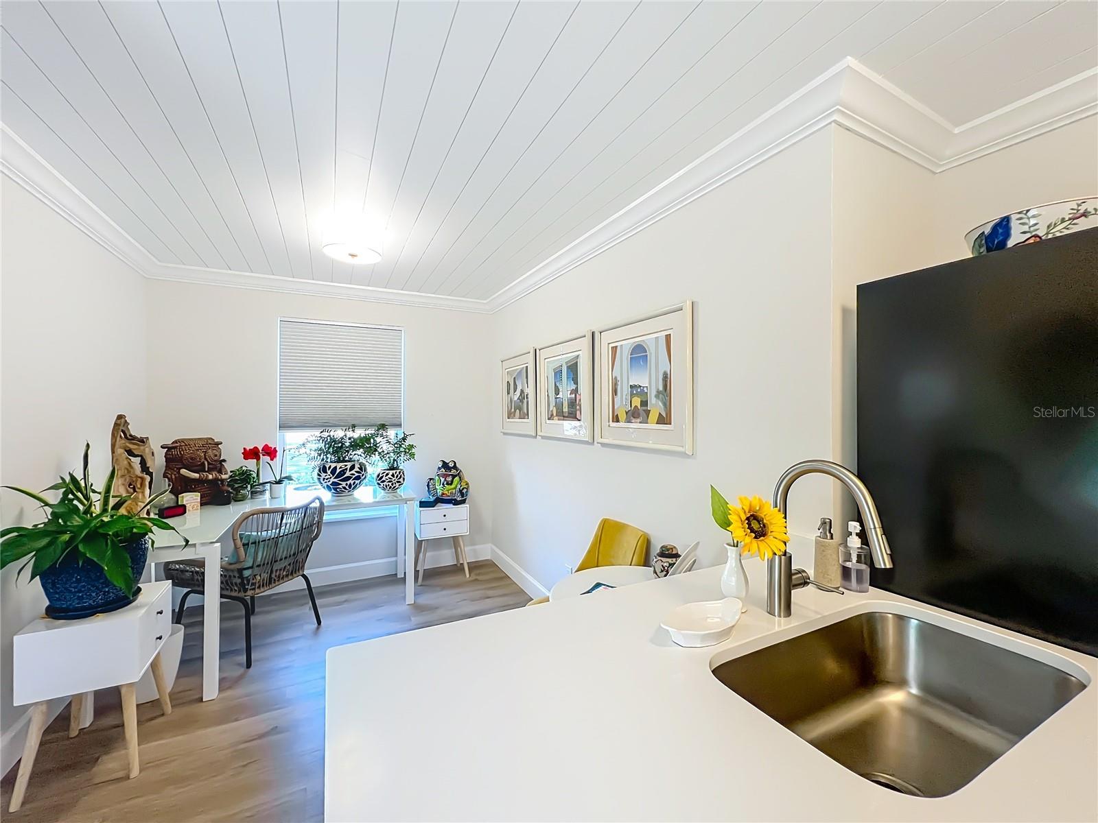 FOUR SEASONS CONDO - Residential