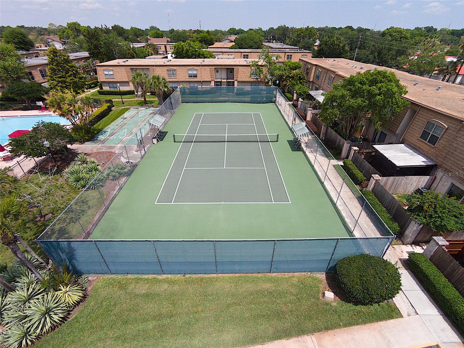 FOUR SEASONS CONDO - Residential