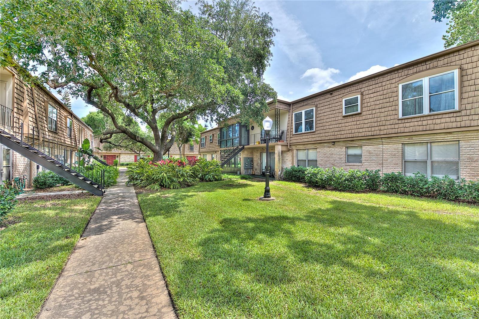 FOUR SEASONS CONDO - Residential