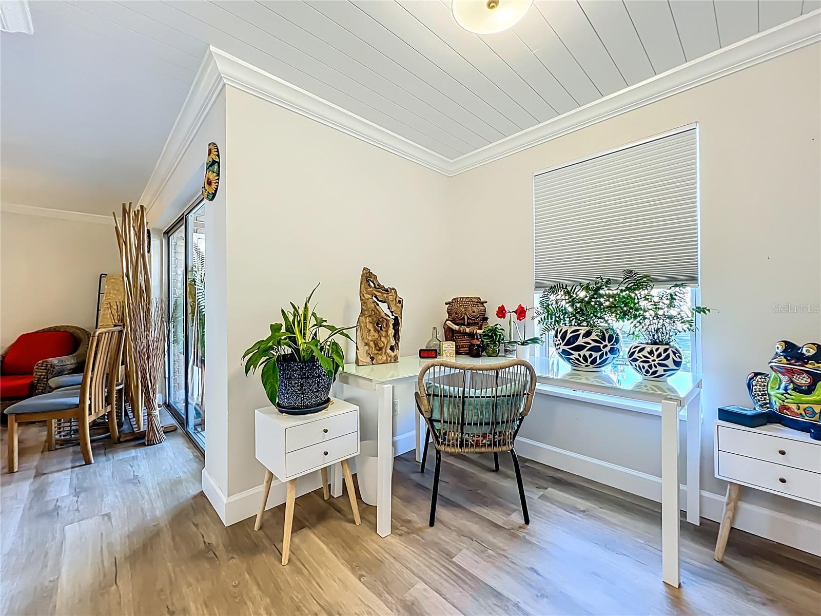 FOUR SEASONS CONDO - Residential