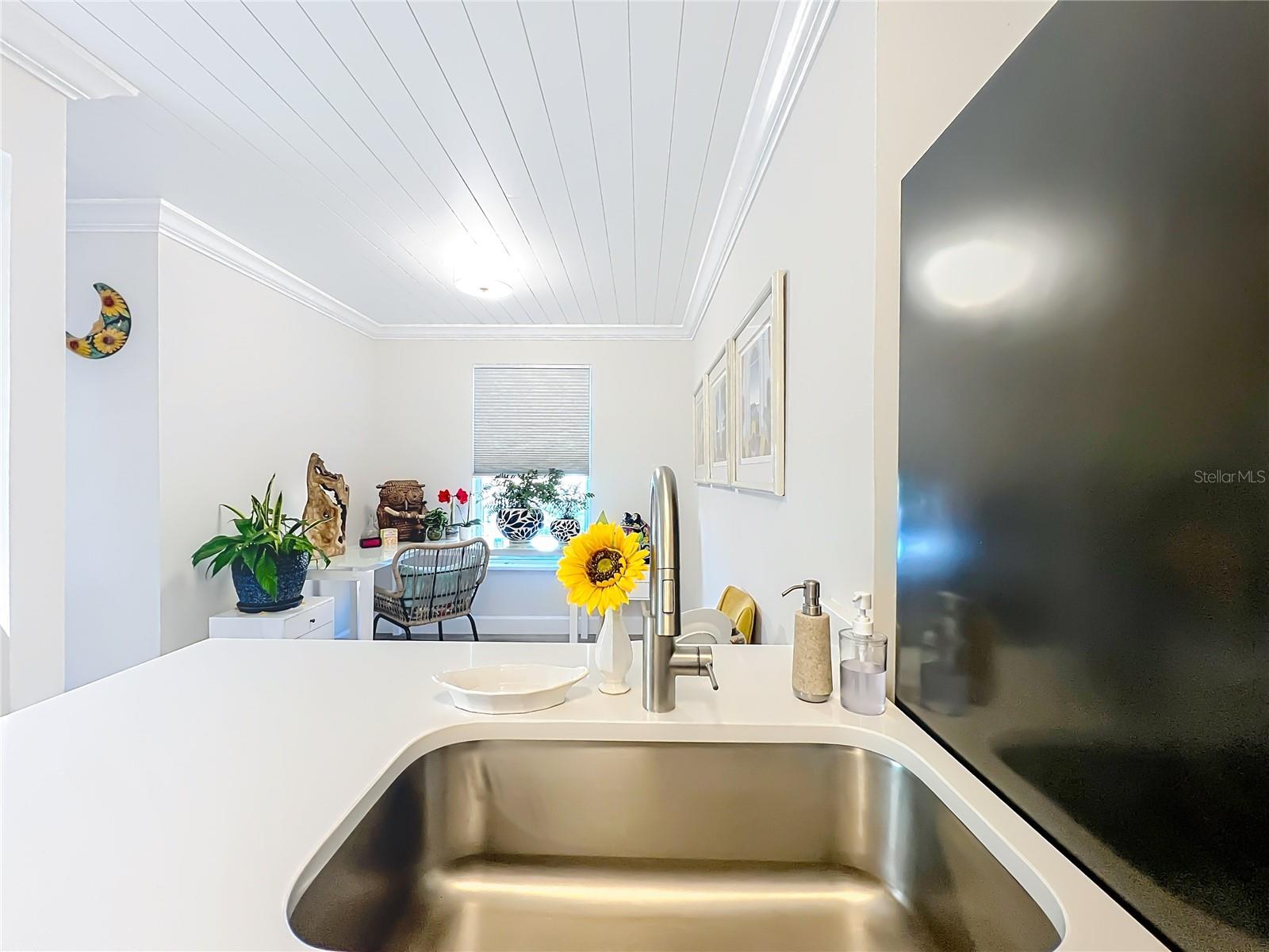 FOUR SEASONS CONDO - Residential