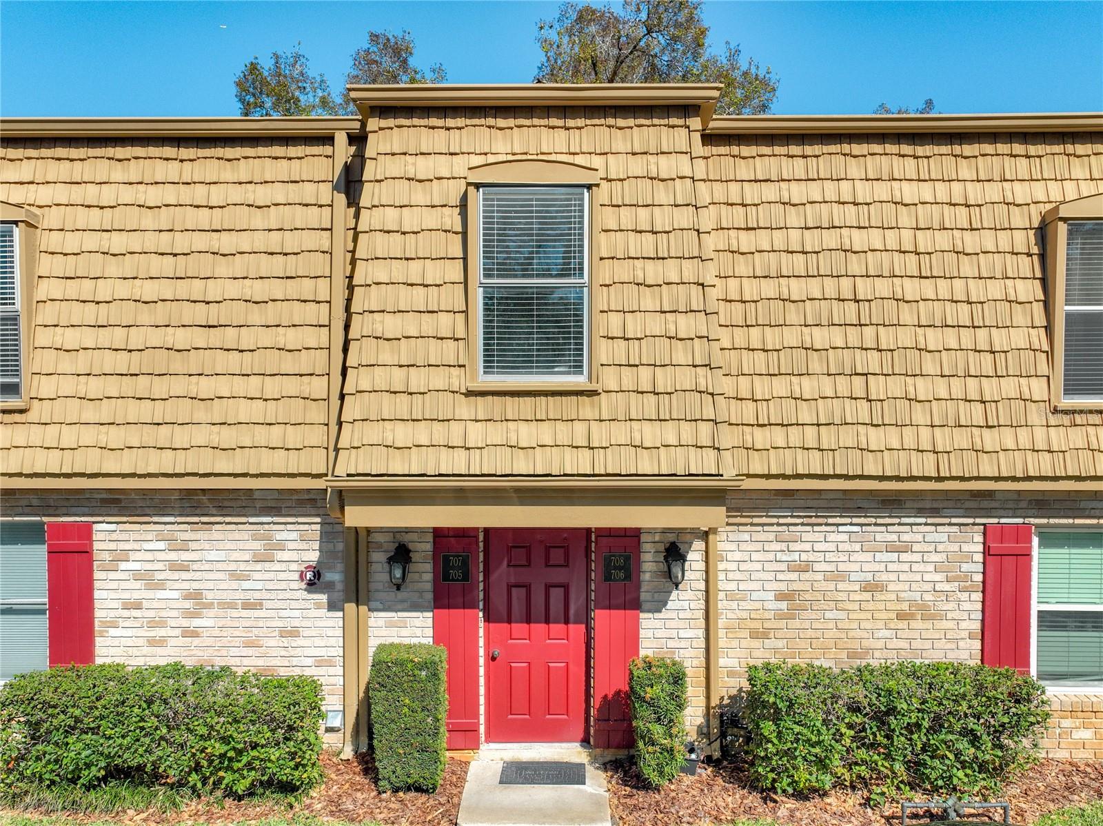 FOUR SEASONS CONDO - Residential