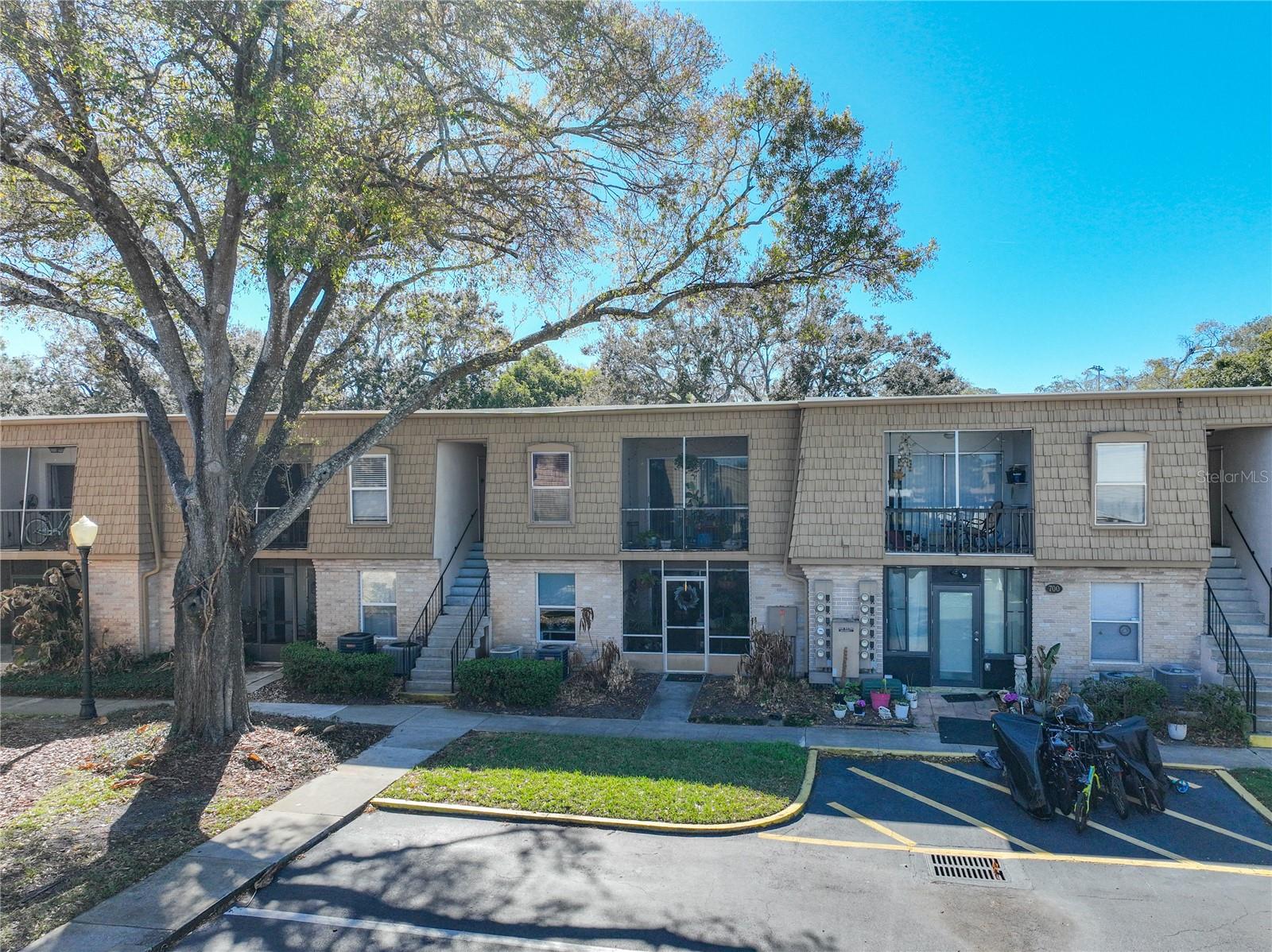 FOUR SEASONS CONDO - Residential