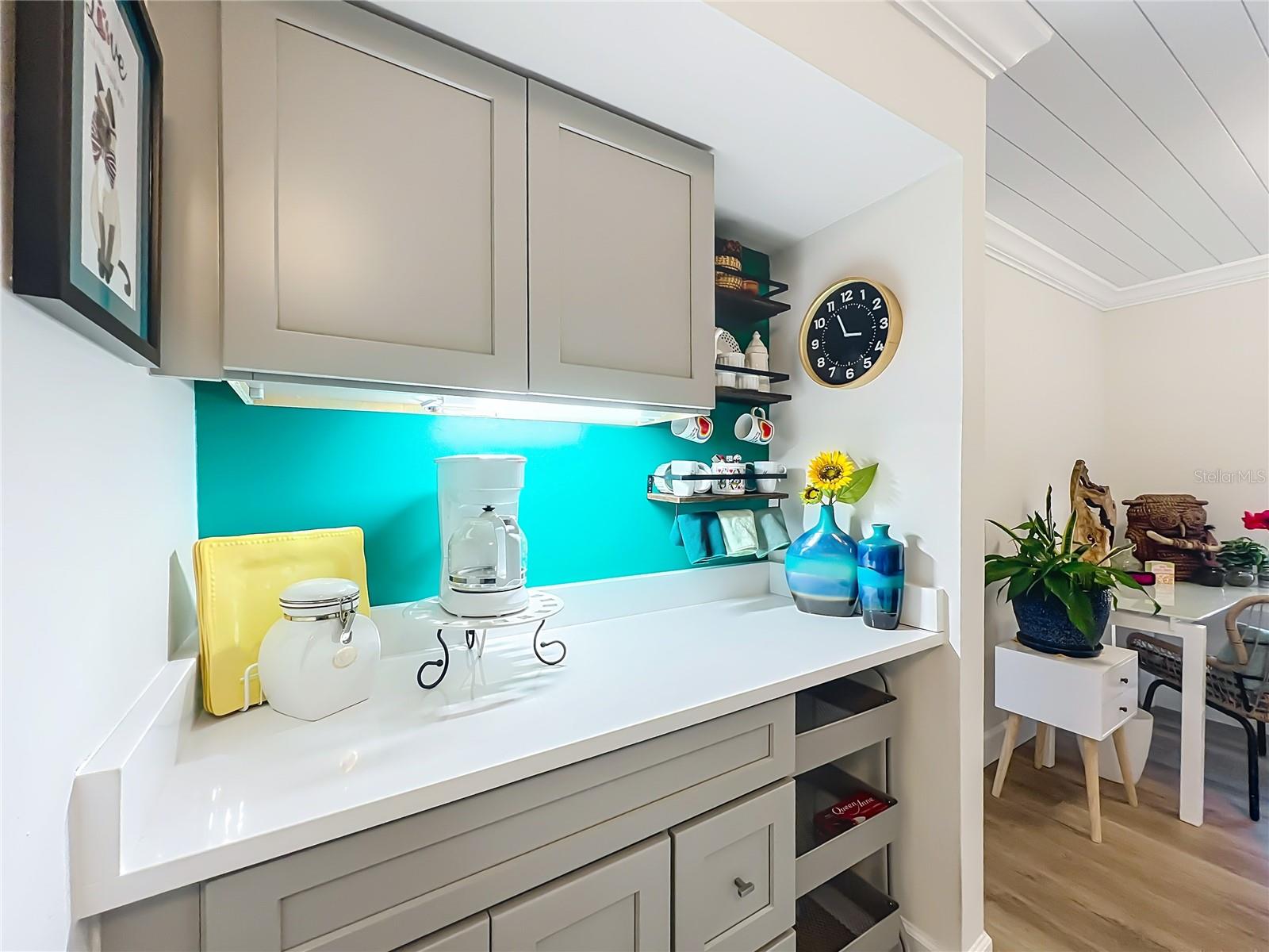 FOUR SEASONS CONDO - Residential