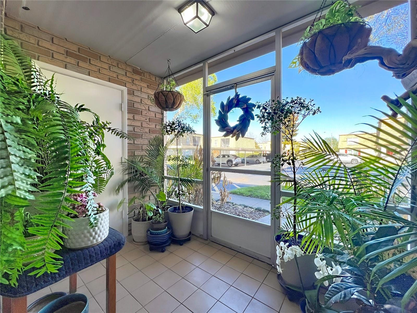 FOUR SEASONS CONDO - Residential