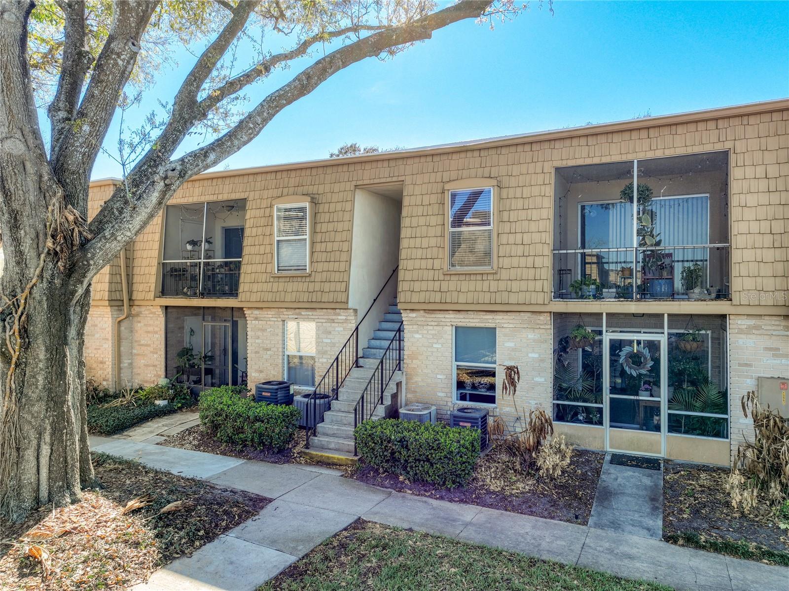 FOUR SEASONS CONDO - Residential