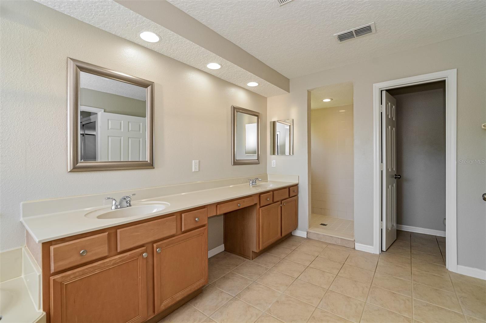 FORESTBROOKE PH 01 Q - Residential