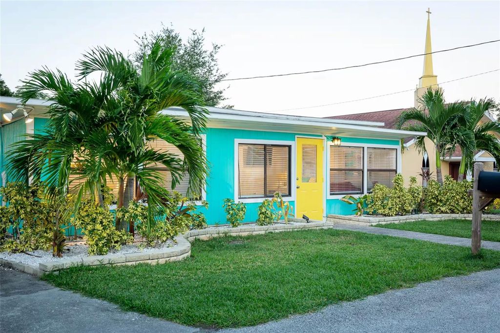Photo of 839 3rd Street N, Safety Harbor, FL 34695 (MLS # TB8433516)