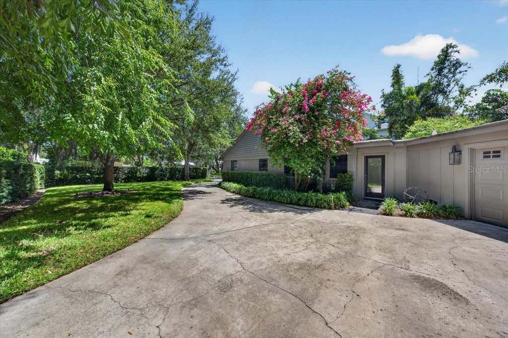 Photo of 3020 W Villa Rosa Park, Tampa, FL 33611 (MLS # TB8536113)