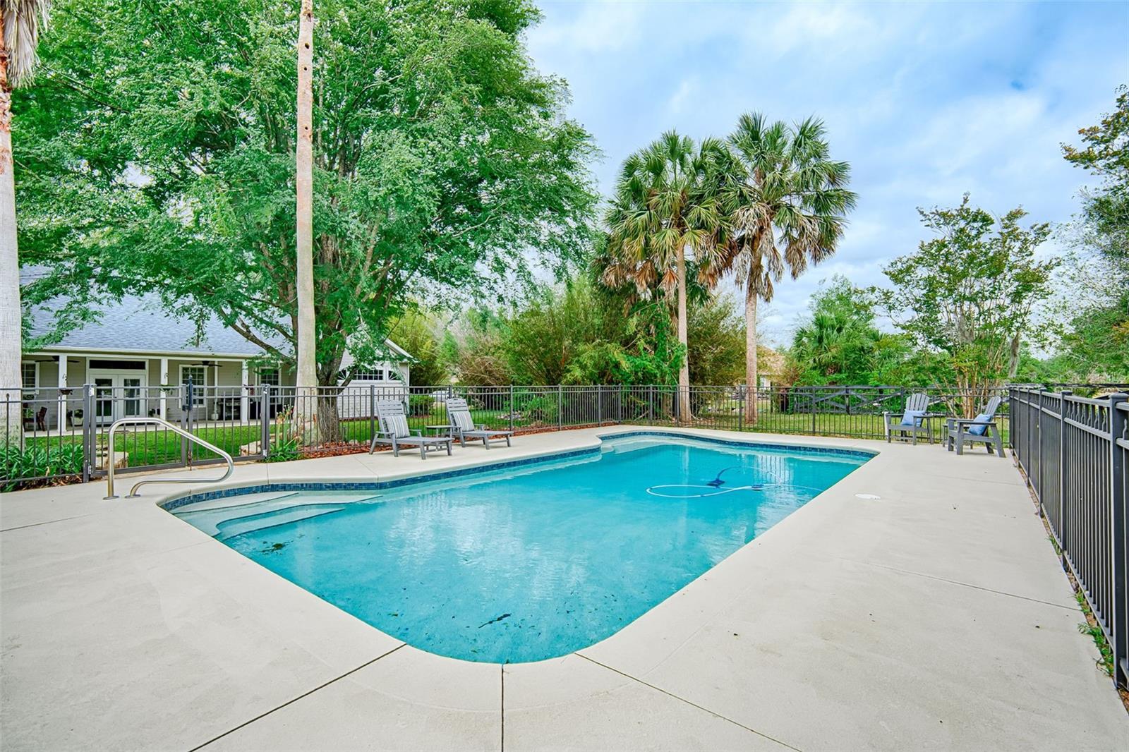 ABBEY GLEN - Residential