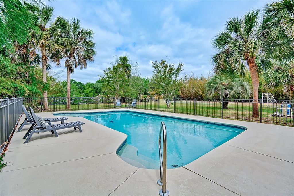 Photo of 10912 SW 17th Lane, Gainesville, FL 32607 (MLS # GC539917)