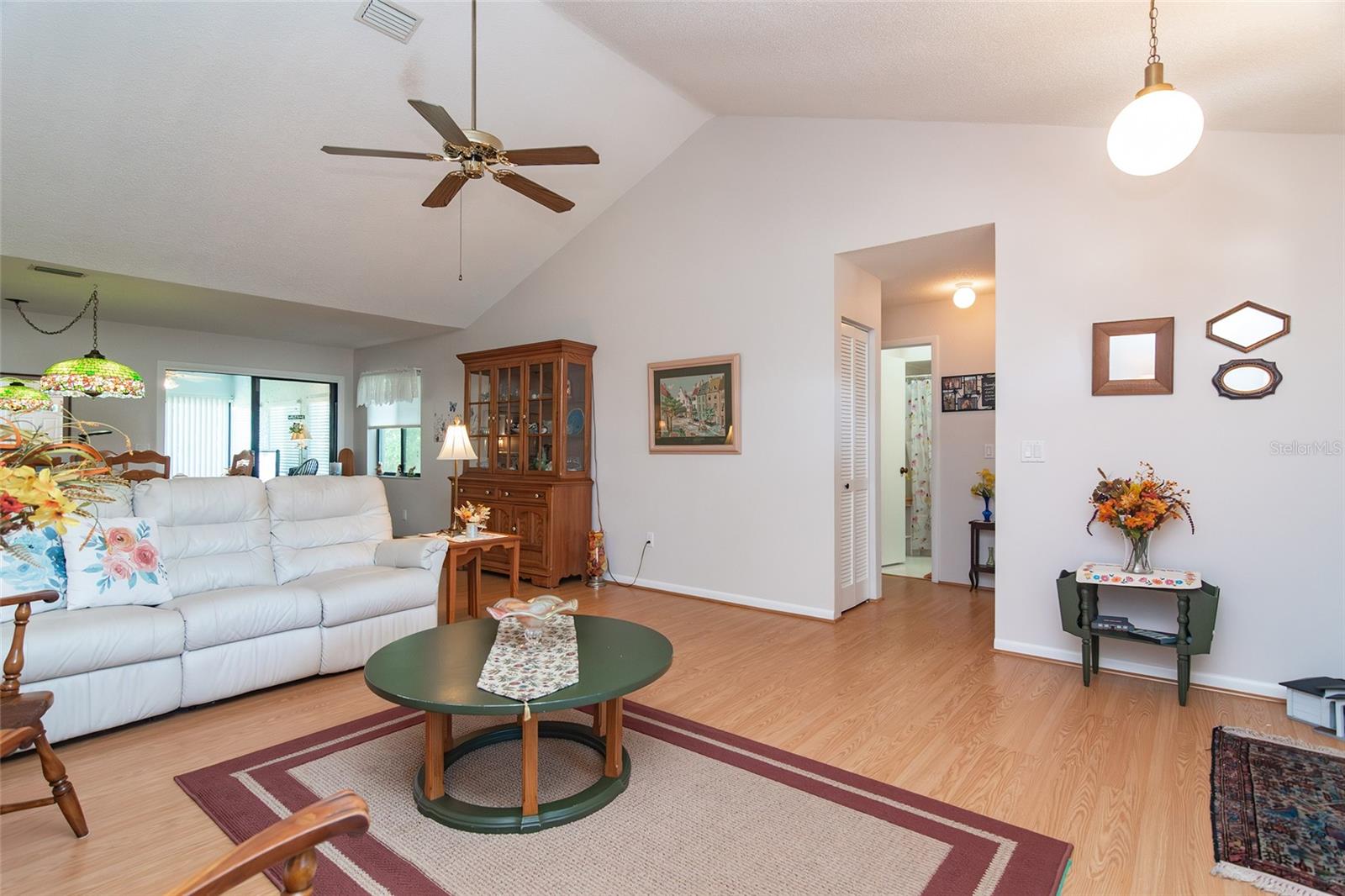 17 FAIRCASTLE LANE