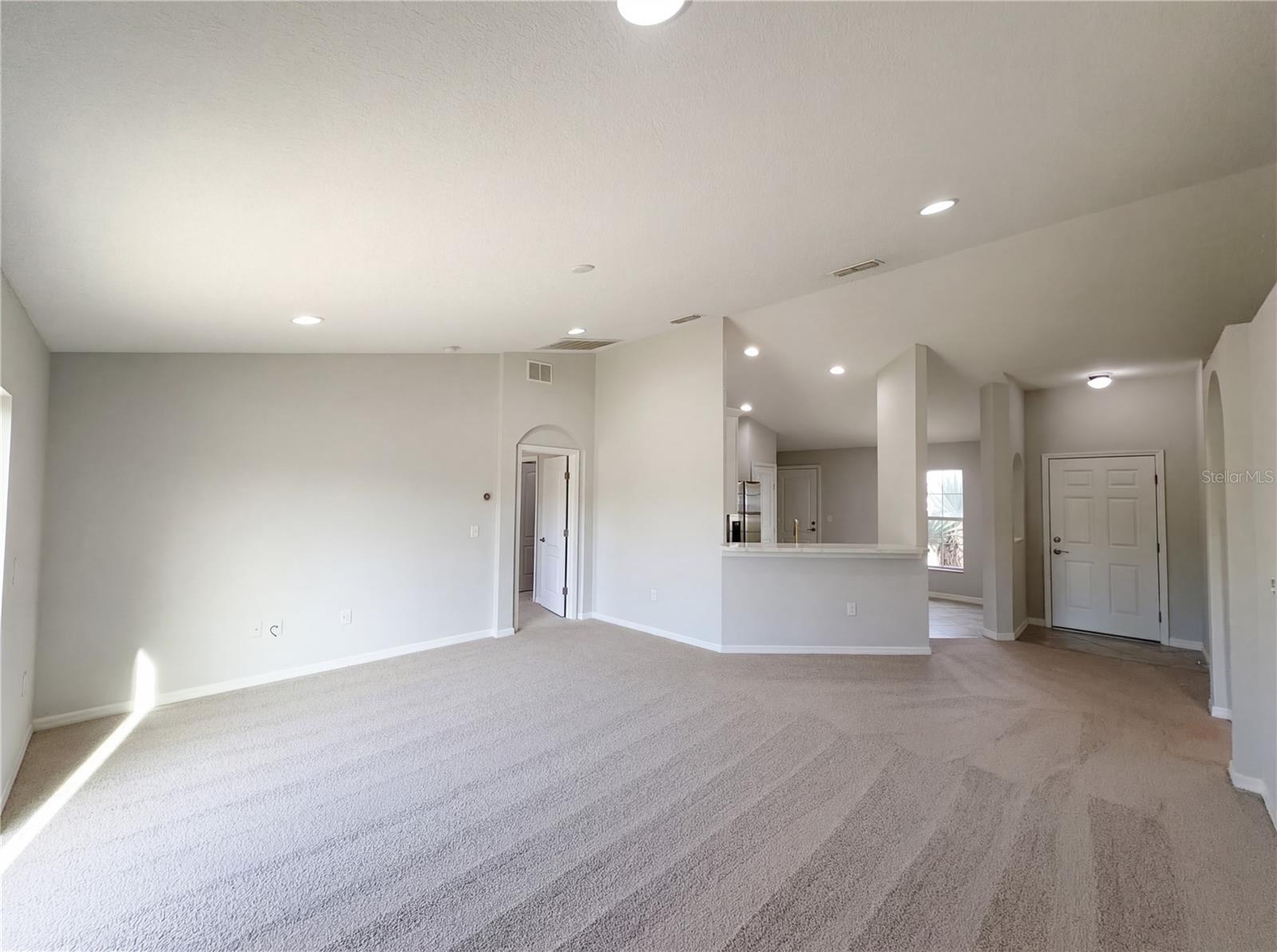 HIDDEN LAKES - Residential