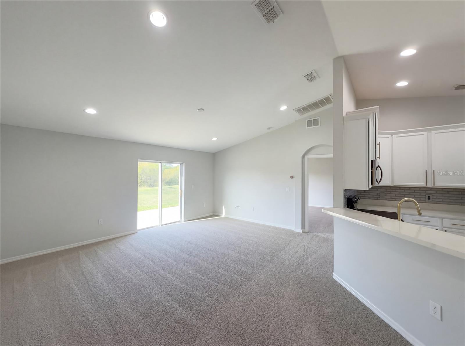 HIDDEN LAKES - Residential