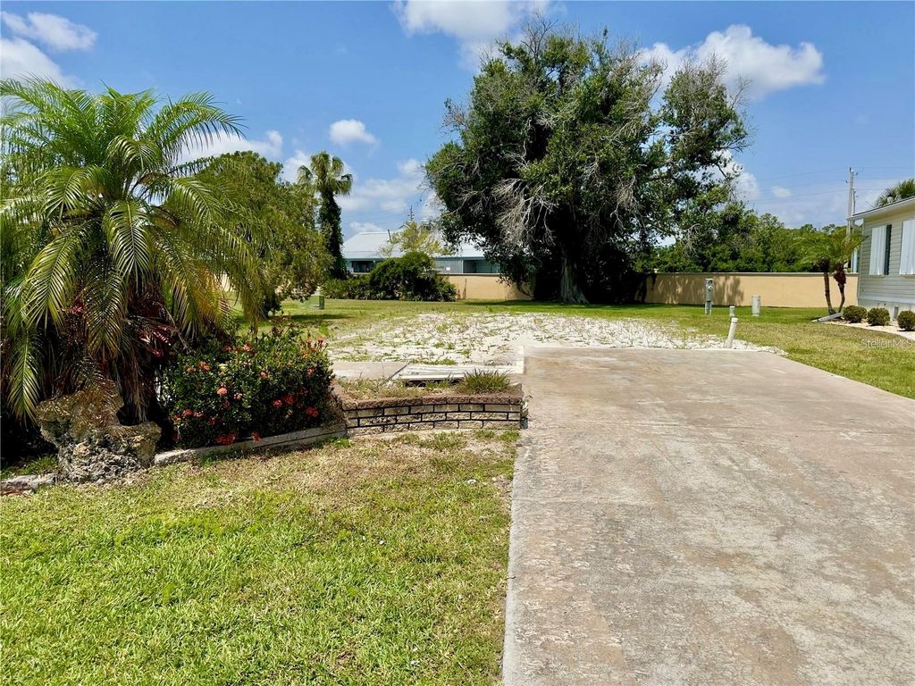 Photo of 2100 Kings Highway #978, Port Charlotte, FL 33980 (MLS # A4693912)