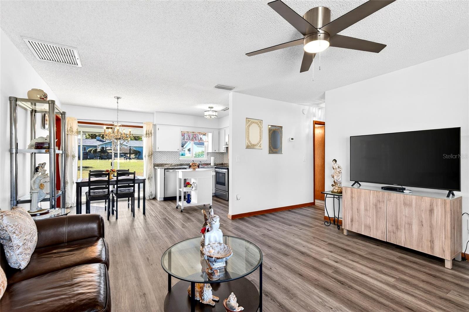 PALM CAY - Residential