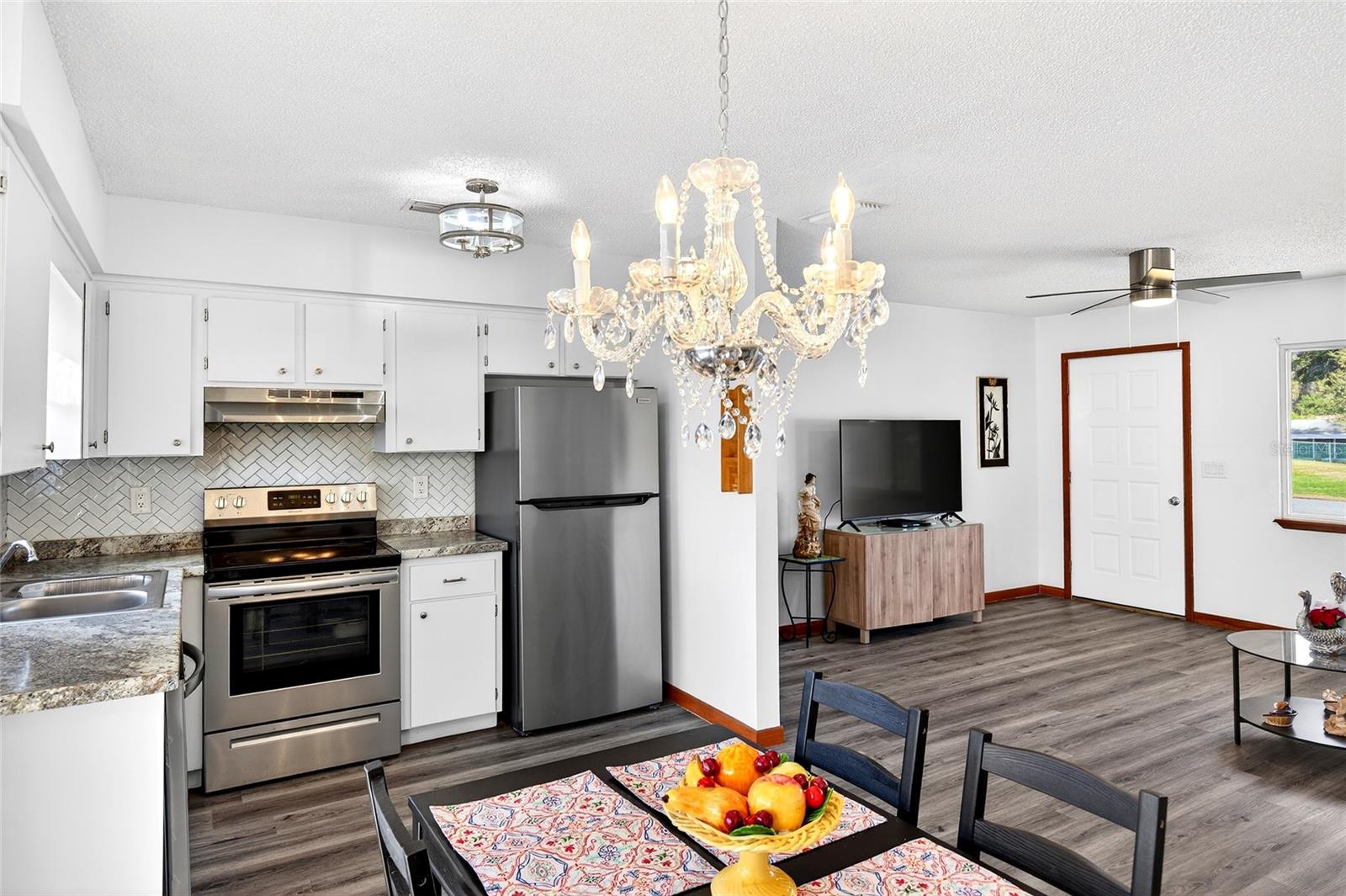 PALM CAY - Residential