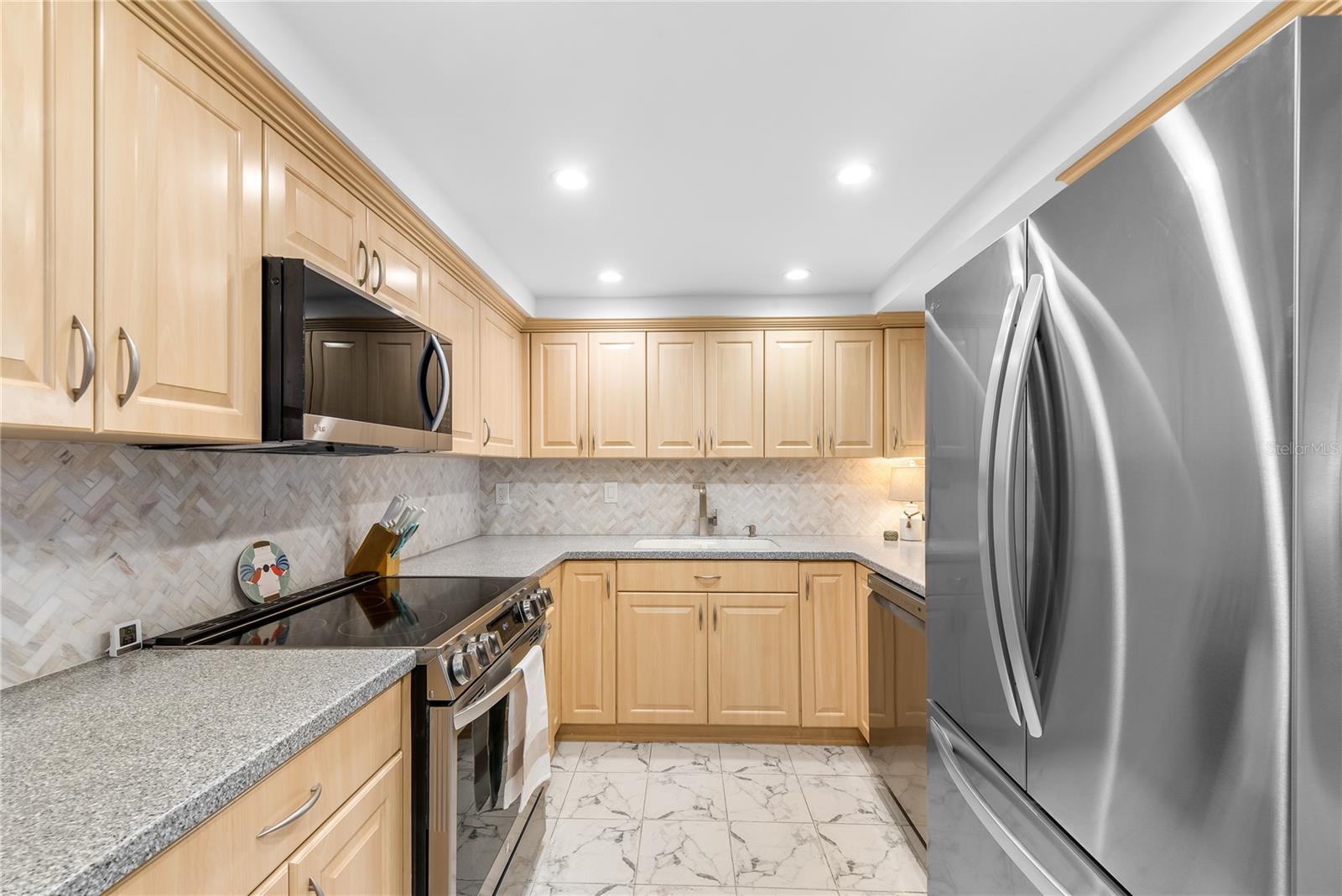 SAND KEY CONDO-SOUTH BEACH - Residential Lease