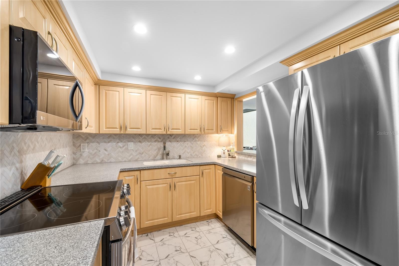 SAND KEY CONDO-SOUTH BEACH - Residential Lease