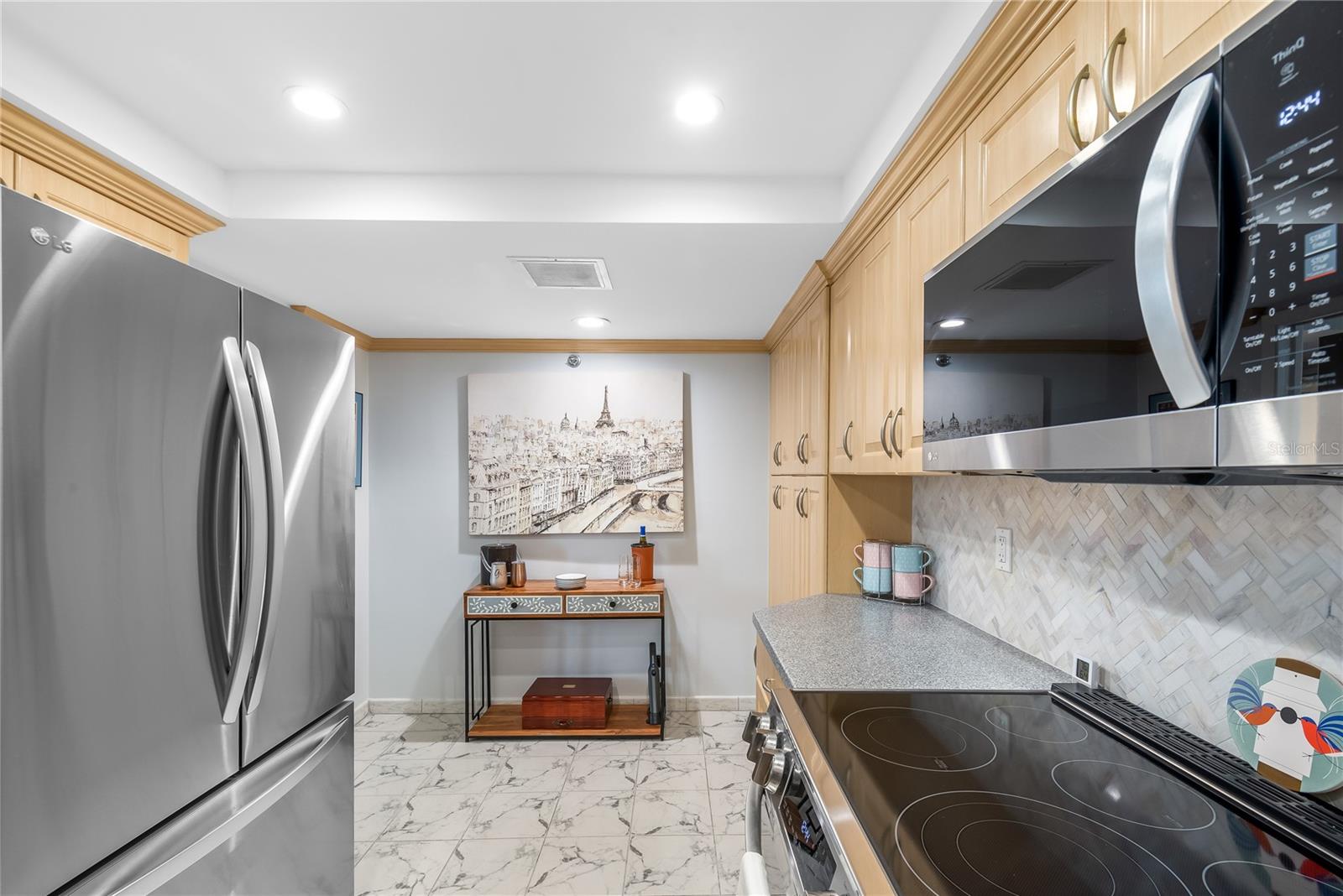 SAND KEY CONDO-SOUTH BEACH - Residential Lease