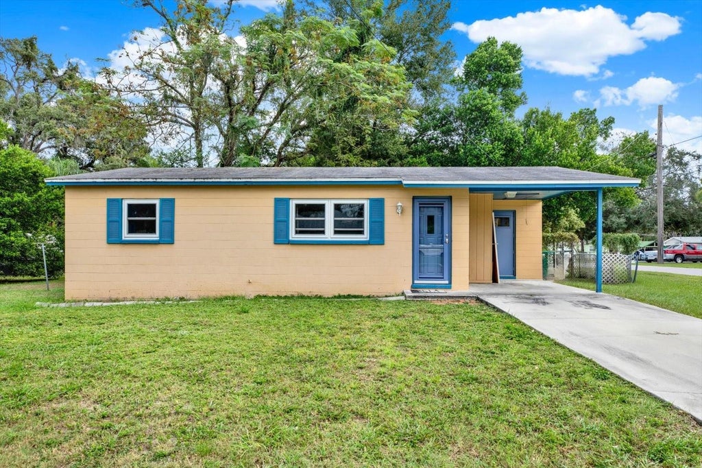 Photo of 1602 E Annona Avenue, Tampa, FL 33612 (MLS # TB8561015)