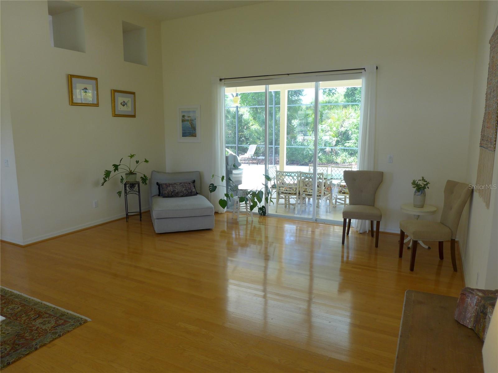 9003 OAKCREST CIRCLE