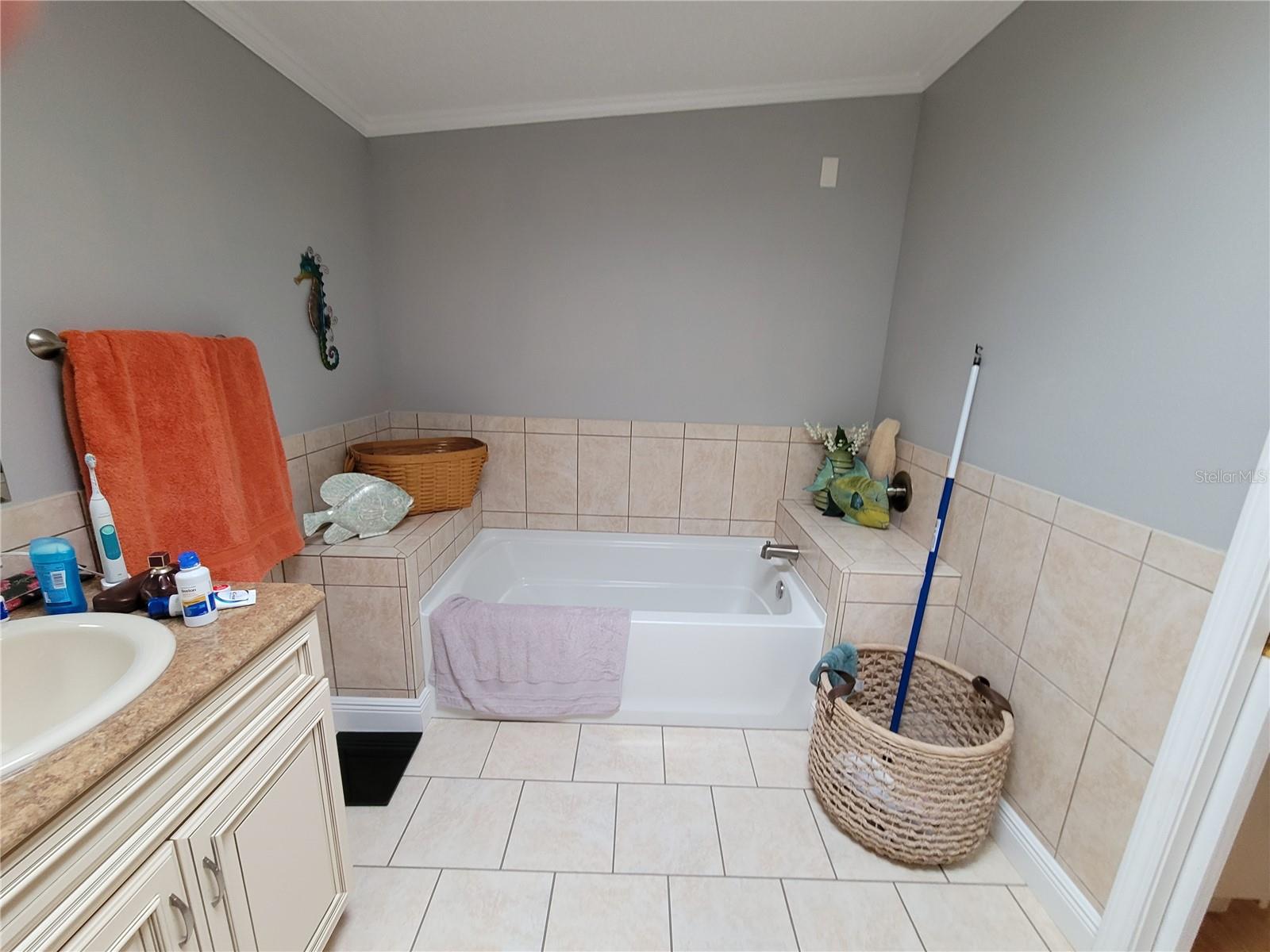 SWEETWATER GOLF & TENNIS CLUB ADD 01 - Residential