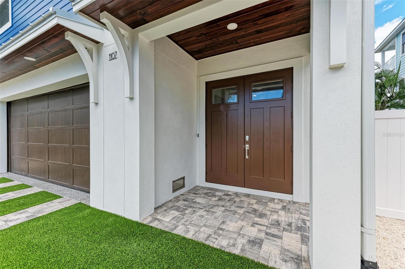 BAY MANOR - Residential