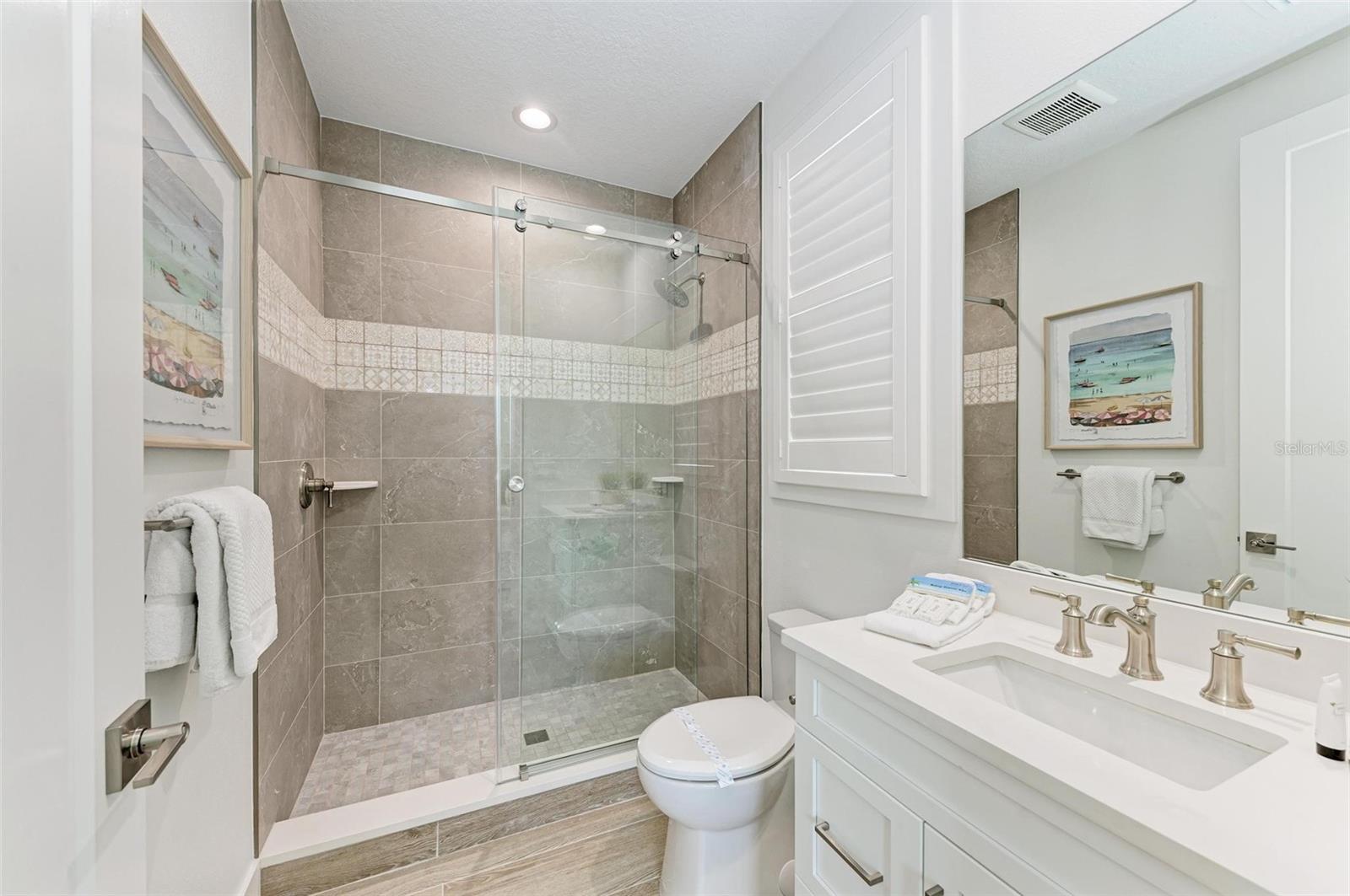 BAY MANOR - Residential