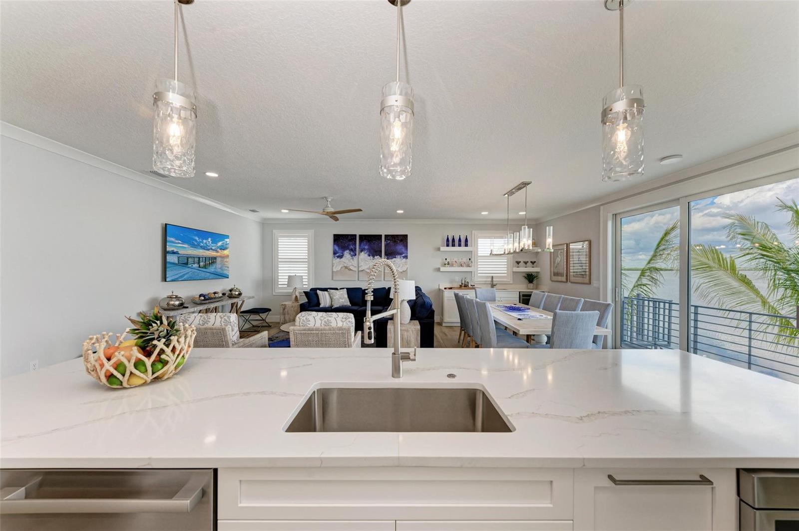 BAY MANOR - Residential