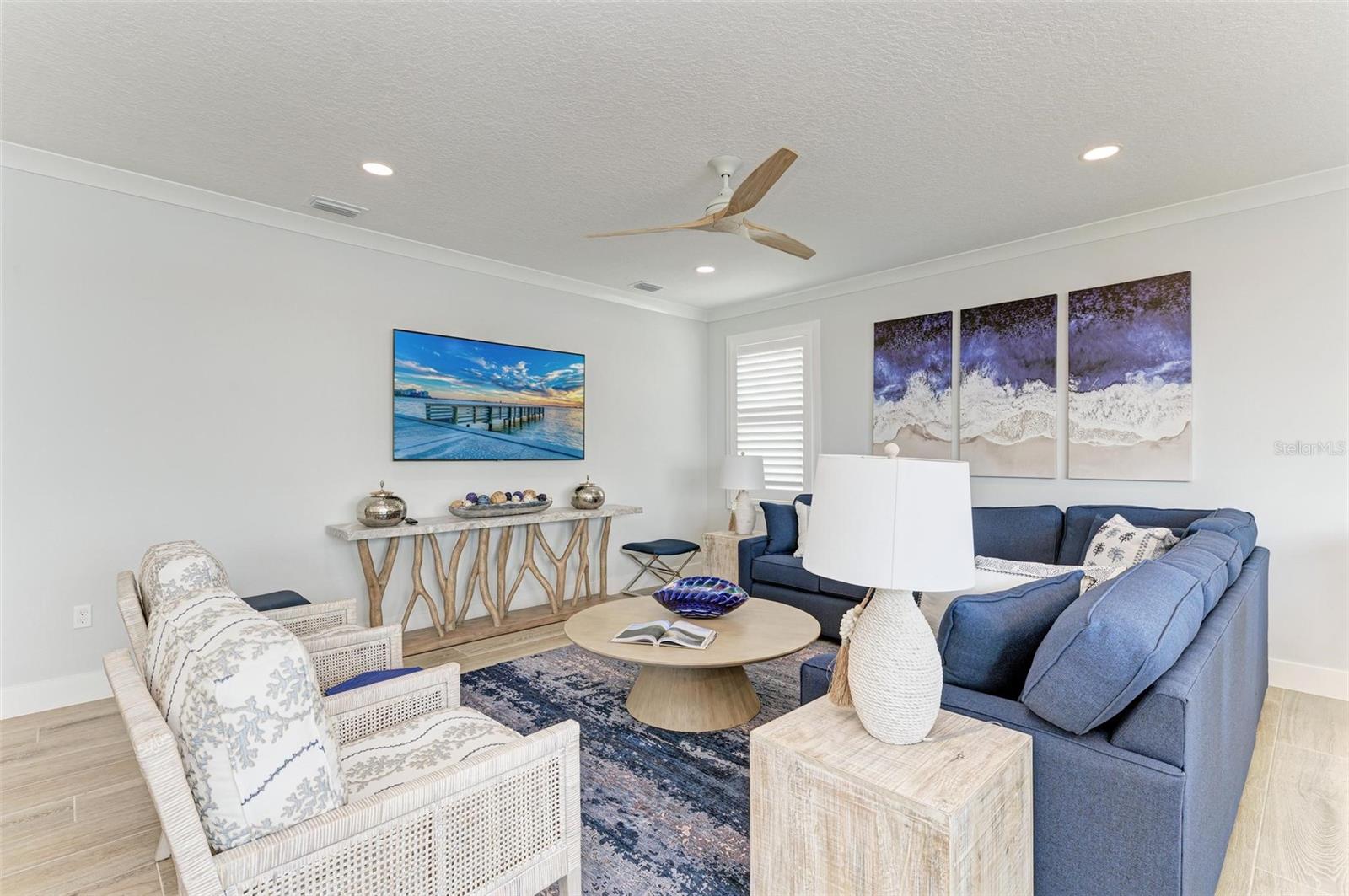 BAY MANOR - Residential