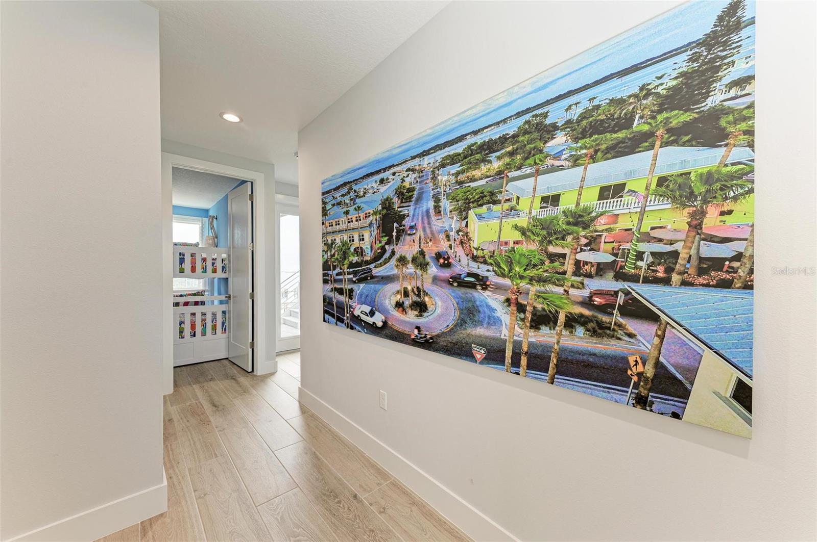 BAY MANOR - Residential