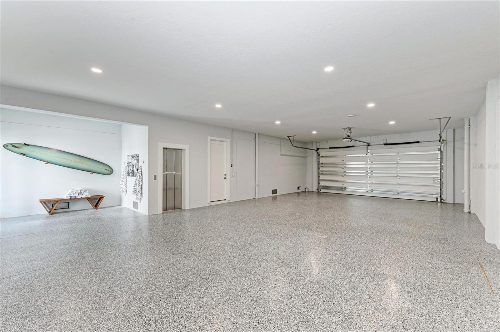 BAY MANOR - Residential