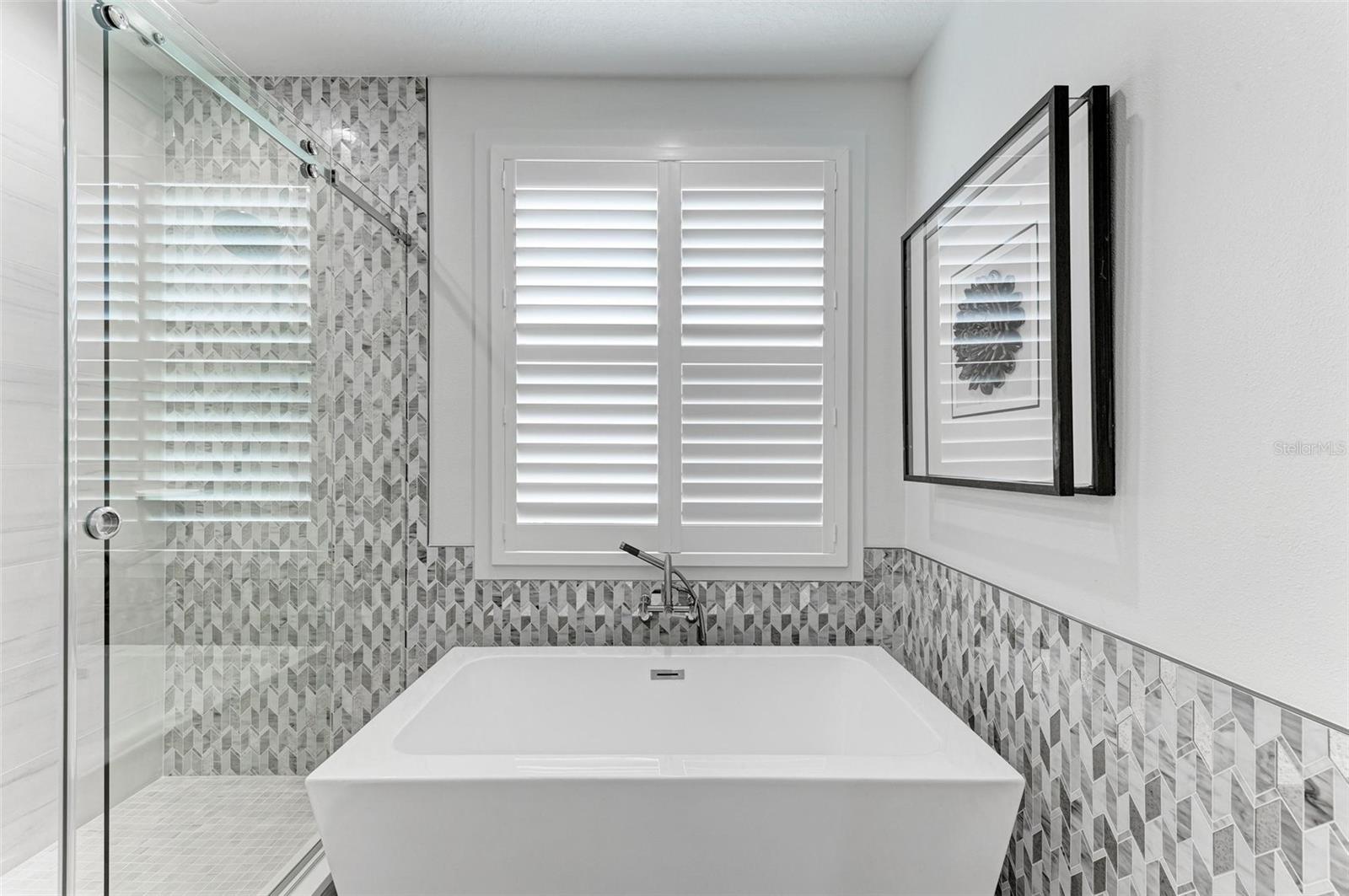 BAY MANOR - Residential