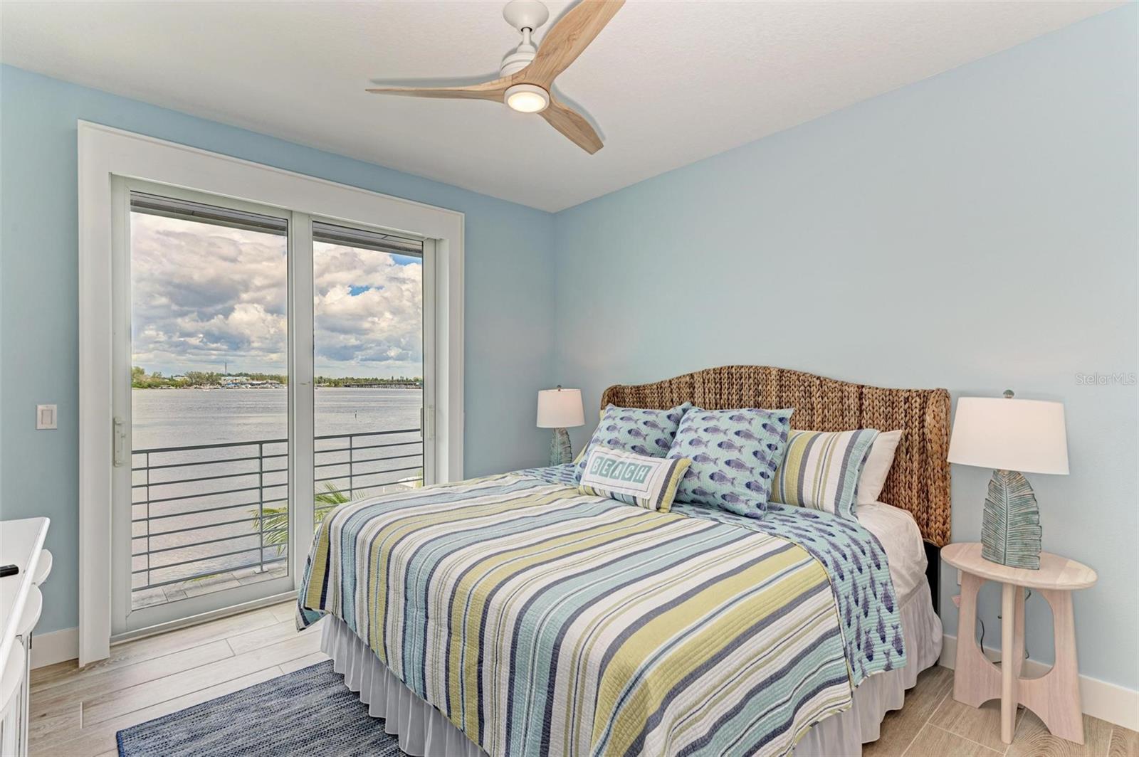 BAY MANOR - Residential